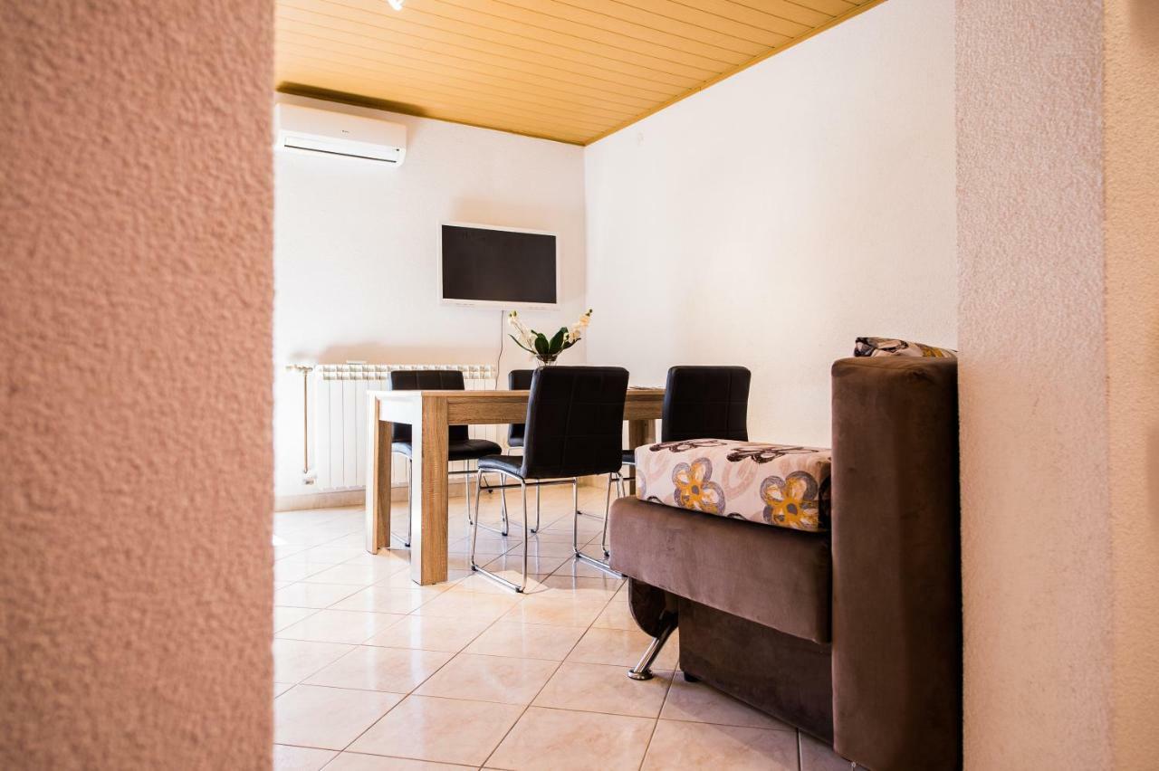 Apartmani Mila Podstrana Exterior foto